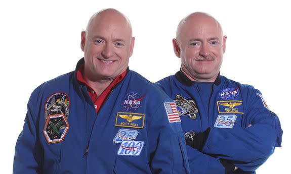 Scott Kelly (left) with Mark Kelly.