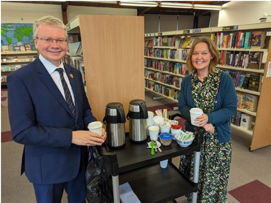 Lancashire Telegraph: County councilors at warm bank library