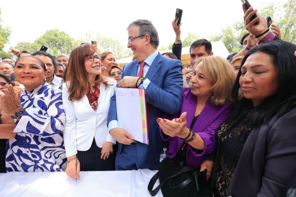 Marcelo Ebrard en una reunón con sus simpatizantes |  FOTO:CUARTOSCURO.COM