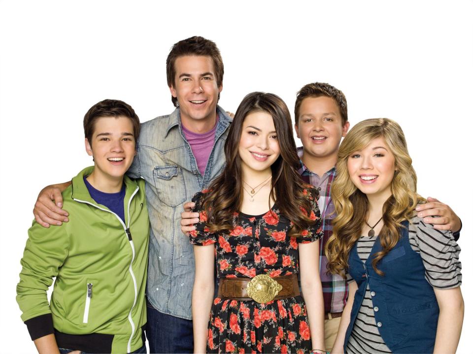 13) "iCarly" (2007-2012)