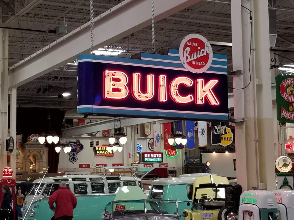 buick sign at stahl's