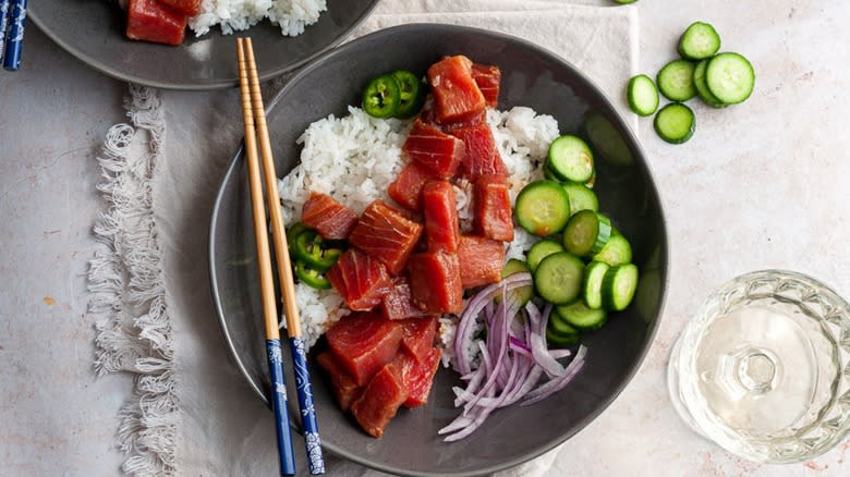 tuna poke bowl