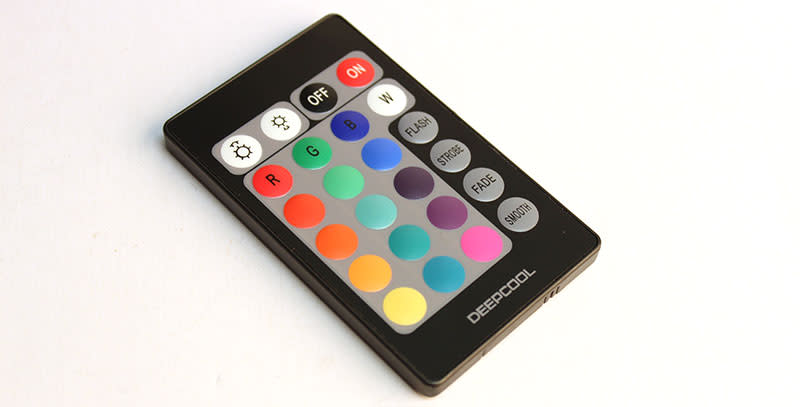 The dedicated remote lets you customize the color of your case lightings and choose from a variety of lighting effects.