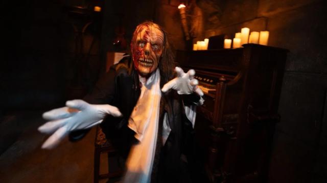 Evil Dead Rise, Holidayz in Hell mazes are coming to Halloween Horror  Nights – Daily News