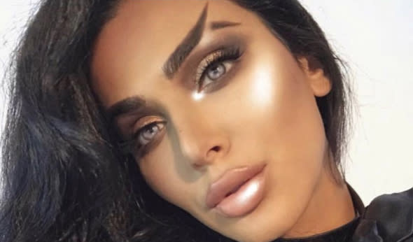 „Fishtail Brows“ sind der neueste Schrei im Netz. (Bild: Instagram/hudabeauty)