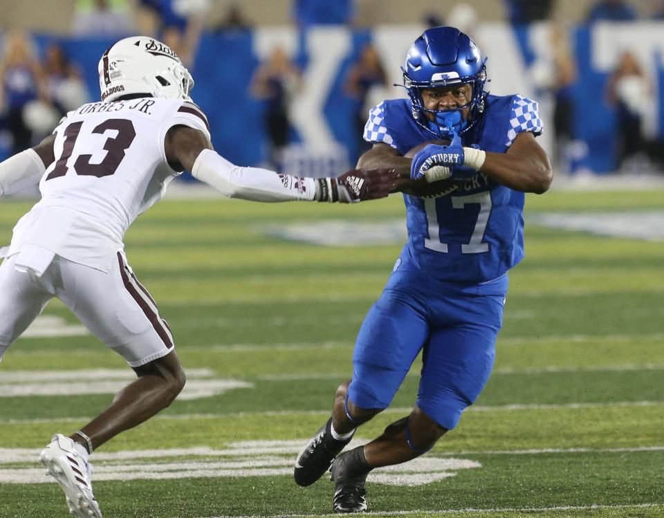 Kentucky’s JuTahn McClain runs the ball for a first down against Mississippi State.Oct. 15, 2022