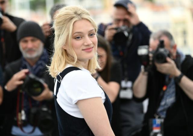 L'actrice française Nadia Tereszkiewicz lors du photocall du film "Rosalie", le 18 mai 2023 au Festival de Cannes