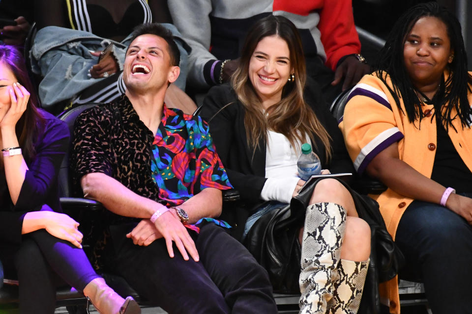 LOS ANGELES, CALIFORNIA - FEBRUARY 25: Javier "Chicharito" Hernandez and Sarah Kohan attend a basketball game between the Los Angeles Lakers and the New Orleans Pelicans at Staples Center on February 25, 2020 in Los Angeles, California. (Photo by Allen Berezovsky/Getty Images)