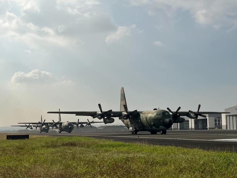 空軍第六混合聯隊113年春節加強戰備操演，圖為C-130H型力士運輸機。   圖：翻攝「臉書」國防部發言人粉絲專頁