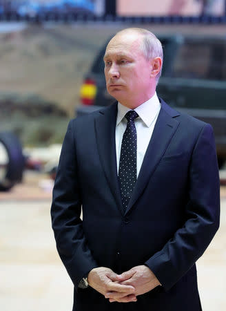 Russian President Vladimir Putin attends a military exhibition before a meeting of the Defence Ministry Board in Moscow, Russia December 18, 2018. Sputnik/Mikhail Klimentyev/Kremlin via REUTERS