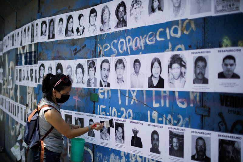 Relatives of missing persons demand a memorial in their dedication, in Mexico City