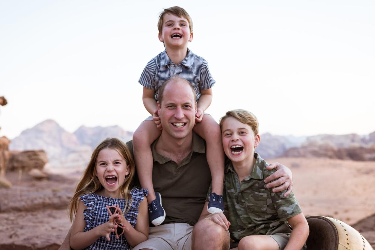 Prince William and the kids for Father’s Day To mark Father’s Day tomorrow, The Duke and Duchess of Cambridge are pleased to share a new photograph of The Duke, Prince George, Princess Charlotte and Prince Louis.   The photograph was taken in Jordan in the Autumn of 2021.. Credit – Kensington Palace