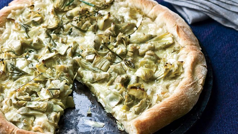 Artichoke &amp; Fontina Pizza