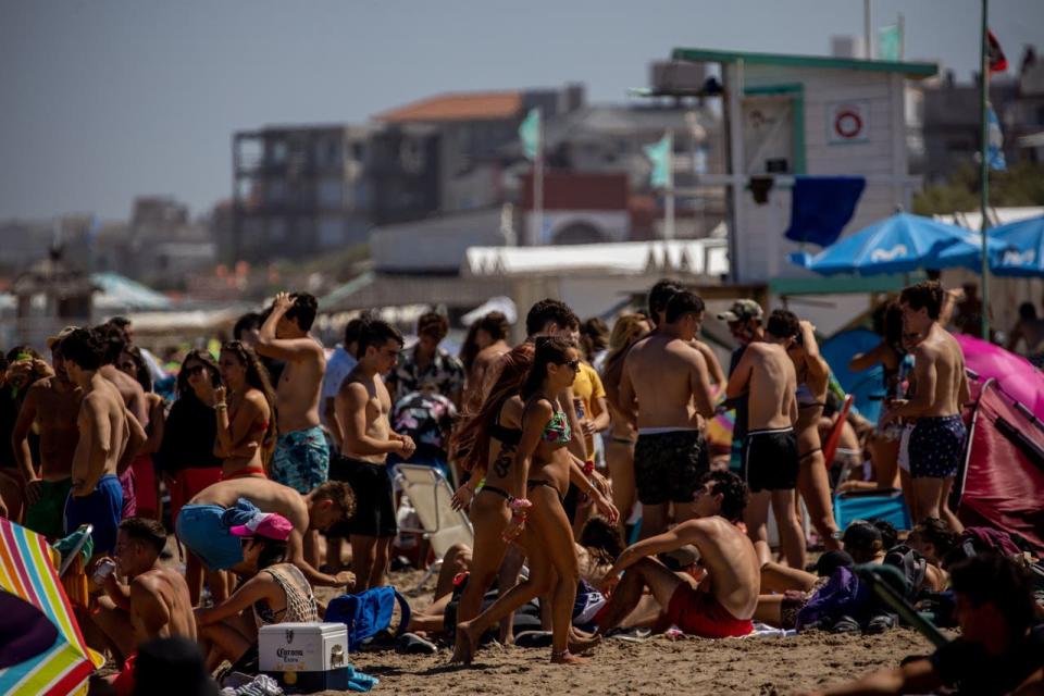 Ante el próximo anunció de nuevas restricciones para controlar los contagios de coronavirus, en Pinamar invitarán a los turistas a adelantar sus horarios para minimizar el impacto en los comercios