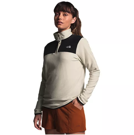 The North Face Women's TKA Glacier Snap Pullover Top. Image via Sport Chek.