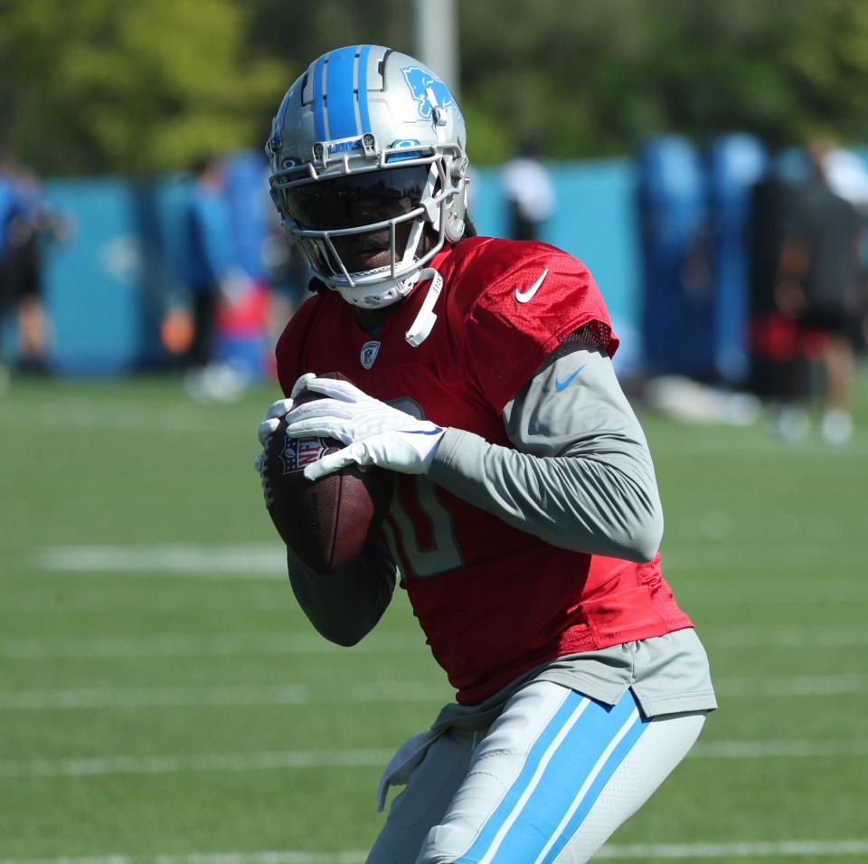 Lions quarterback Teddy Bridgewater looks to pass during the Lions' joint practice with the Jaguars on Wednesday, Aug. 16, 2023, in Allen Park.