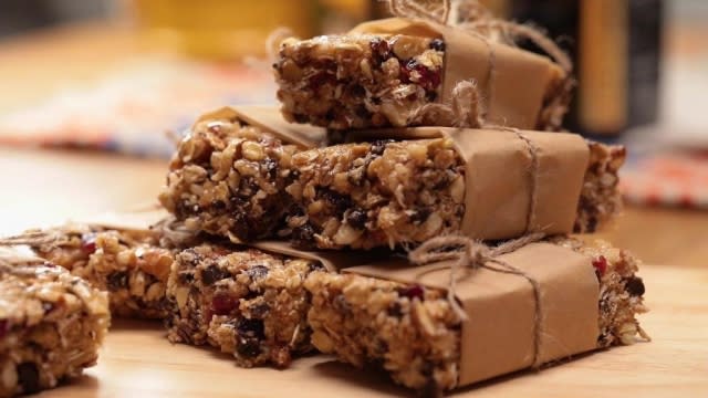 No-Bake Granola Bars with Manuka Honey on wooden board