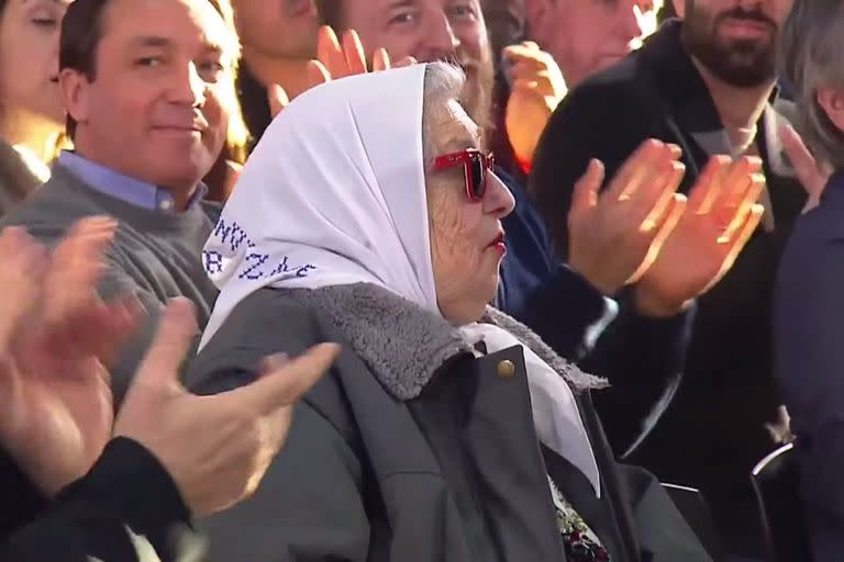 Hebe de Bonafini entre los invitados al acto