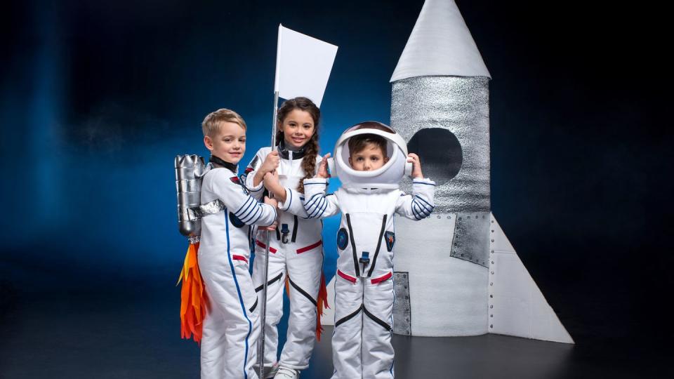 kids playing astronauts