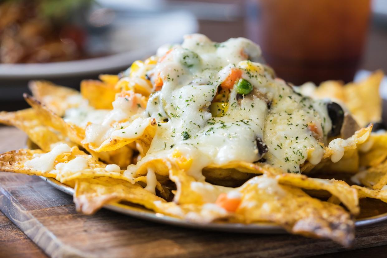 Cheese nachos