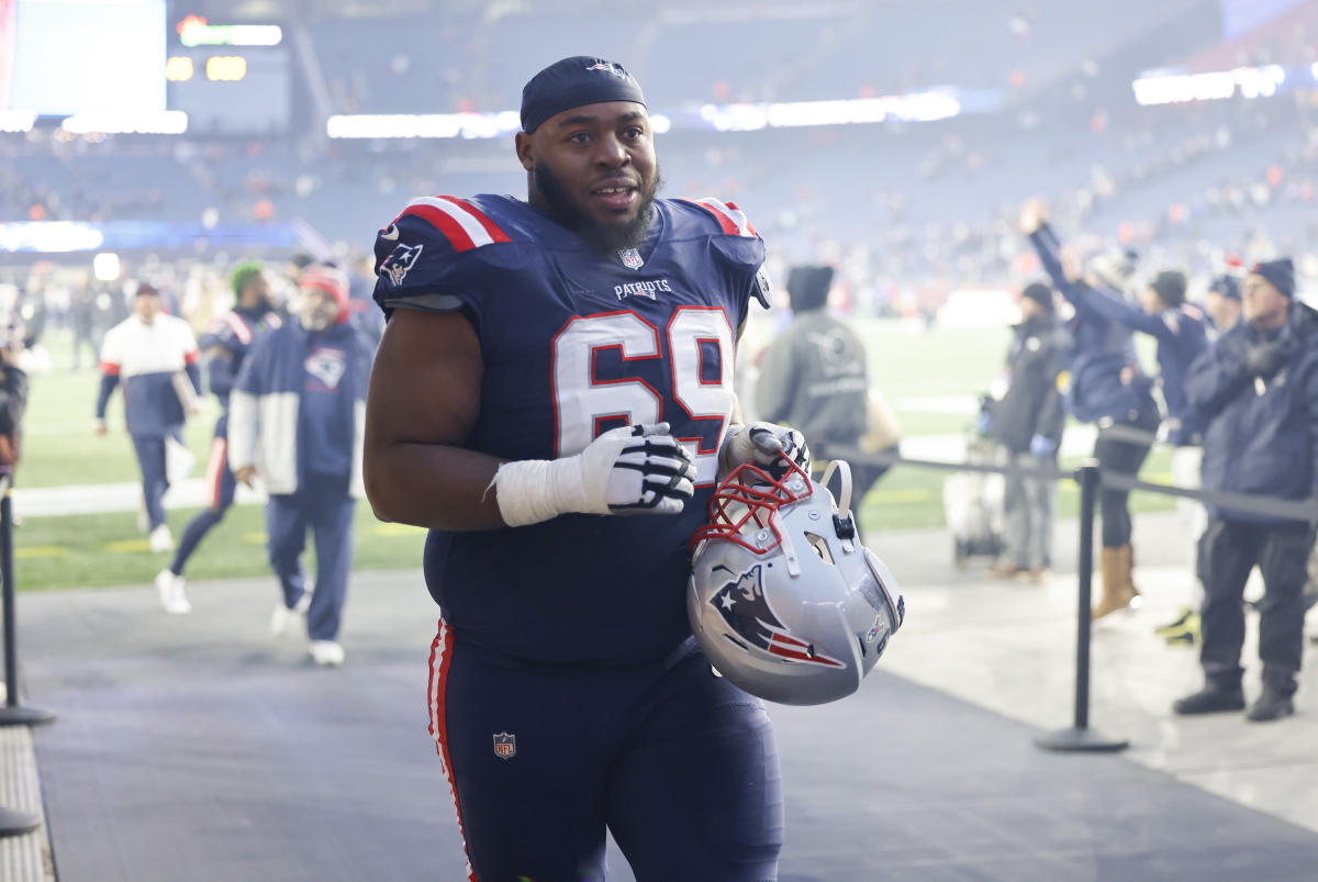 Bucs Acquire Patriots G Shaq Mason for Draft Pick