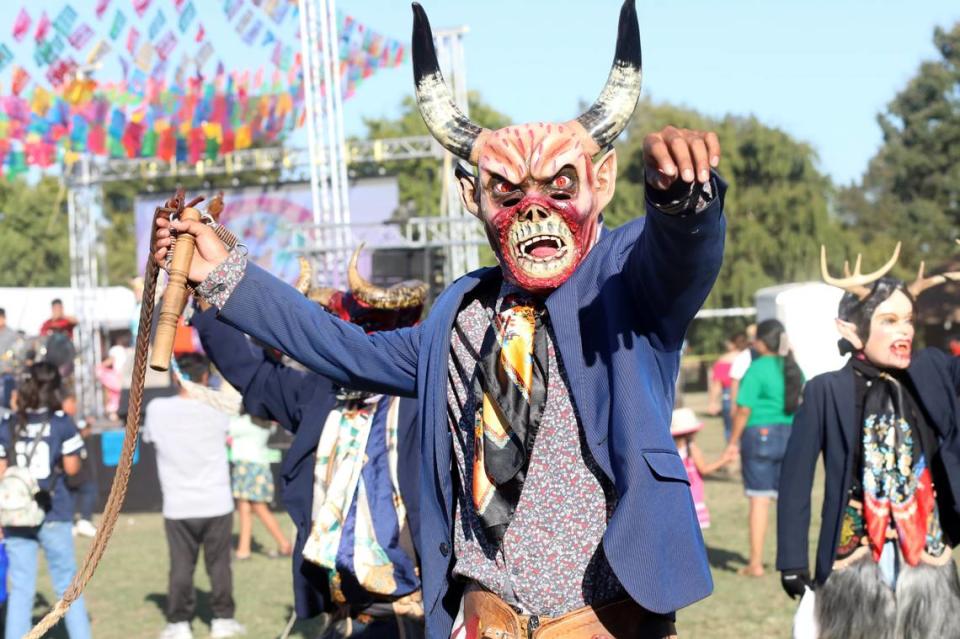 Varios de los grupos que participaron en la “Vive la Guelaguetza 2023” en Madera el 8 de octubre son grupos locales como Mixtecos Unidos con la Danza de los Diablos.