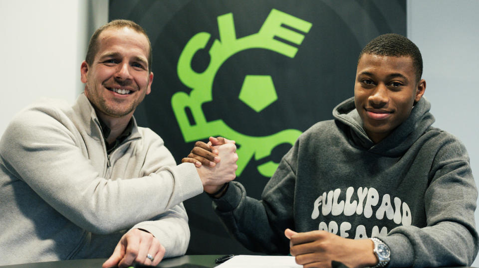 Malamine Efekele is loaned to Cercle Bruges