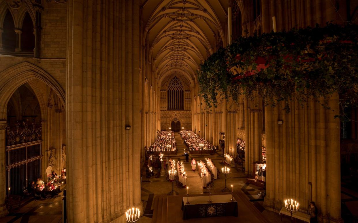 the annual Advent Procession at York Minster - ©2017 Charlotte Graham