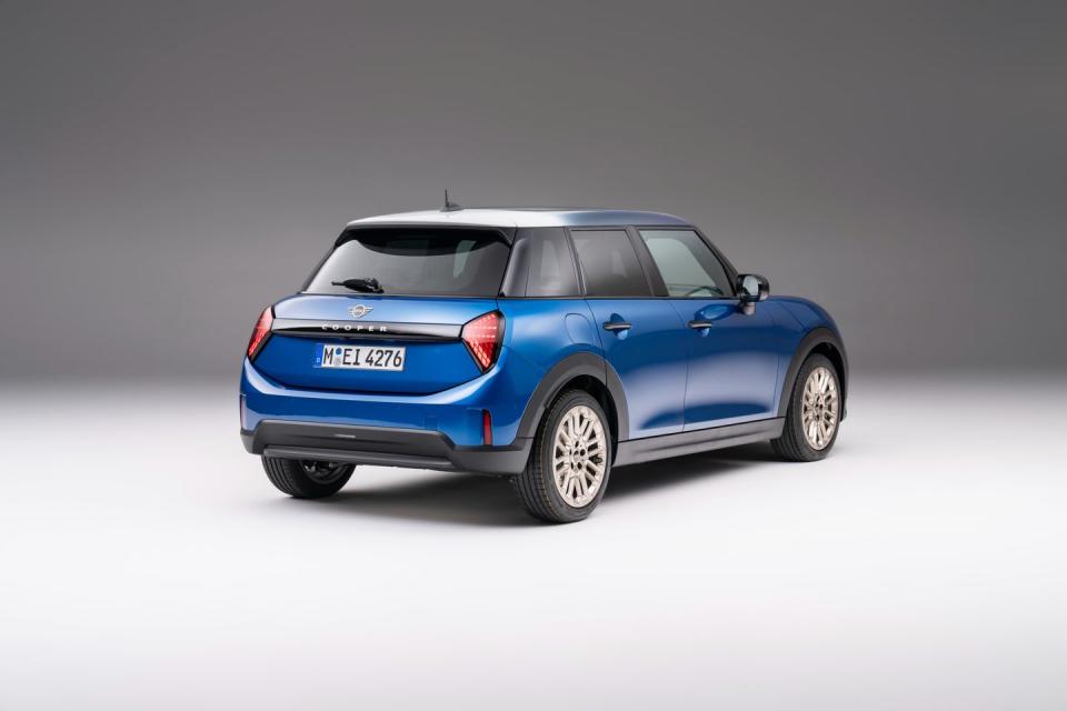 2025 mini cooper 4 door