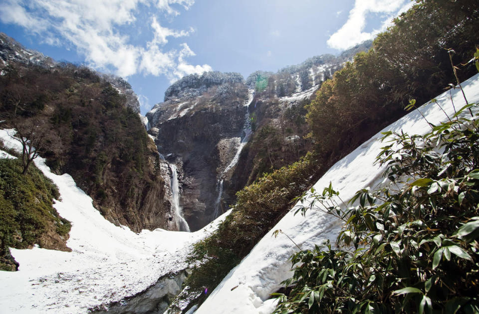 <p>Shomyo Falls, Japan, height 350 meters, 1,148 feet. (Konstantin Shalnov/Caters News)</p>