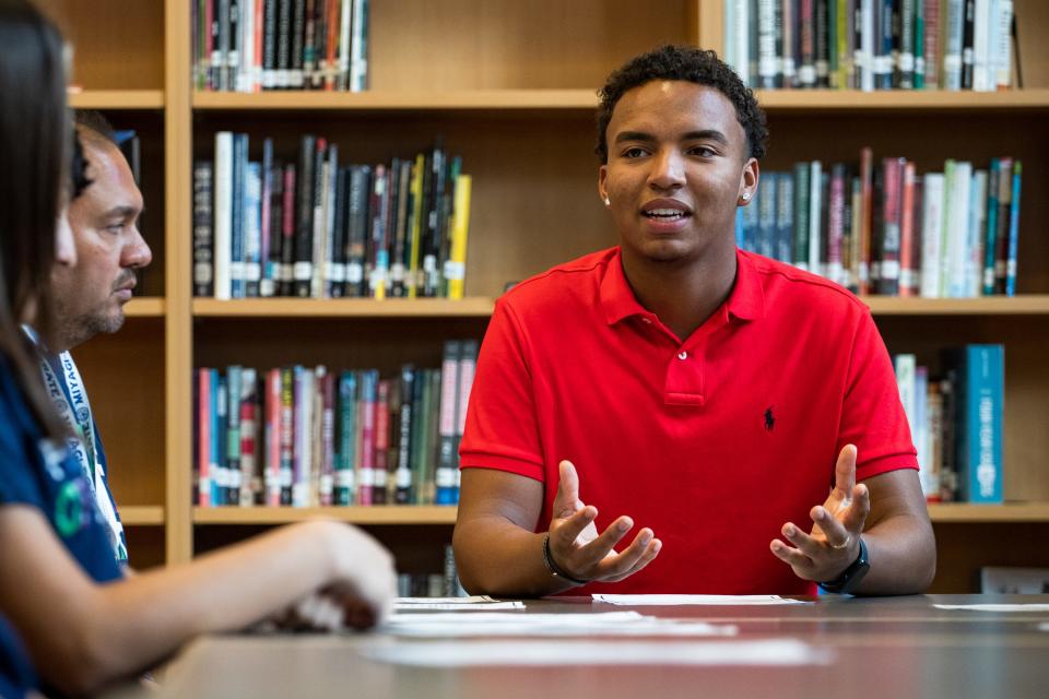 West Oso's D'Schon Simmons leads a meeting with the school's Business Professionals of America club on Thursday, May 19, 2022. Simmons, a junior, was selected as president of the national student organization for the next school year.