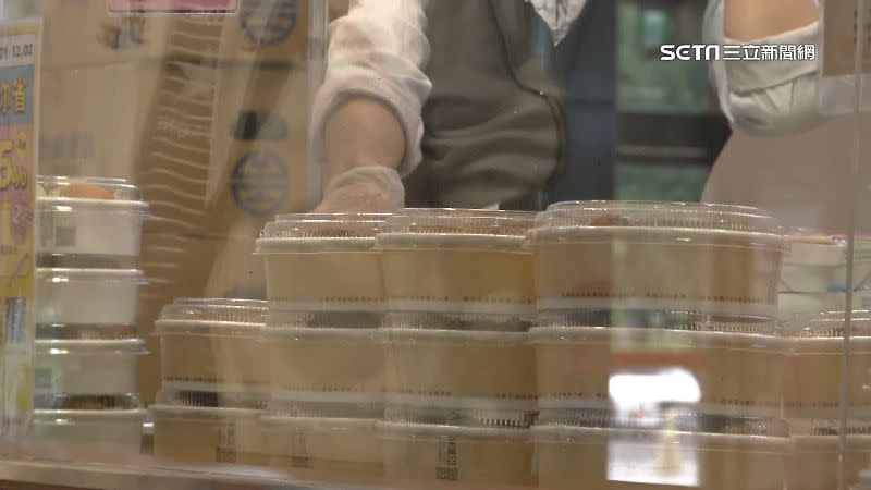 民眾發現便當常常不到6點就完售，質疑台鐵飢餓行銷。