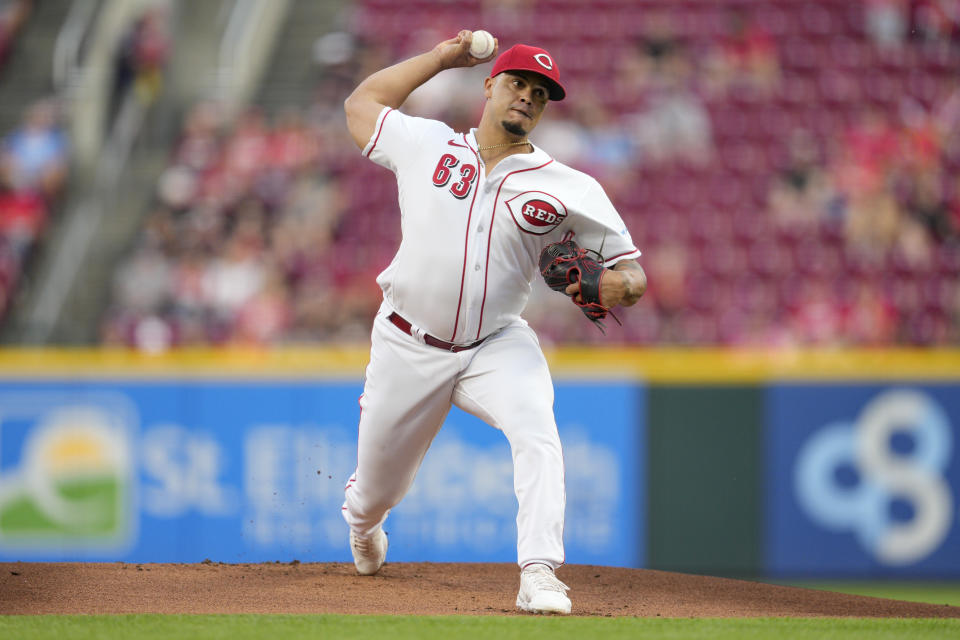 Cincinnati Reds starting pitcher Fernando Cruz throws to a Minnesota Twins batter during the first inning of a baseball game in Cincinnati, Tuesday, Sept. 19, 2023. (AP Photo/Jeff Dean)