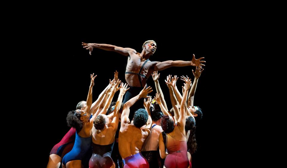 CAPA will host Complexions Contemporary Ballet performing its hit program, “STAR DUST: From Bach to Bowie,” on Feb. 7 at the Palace Theatre.