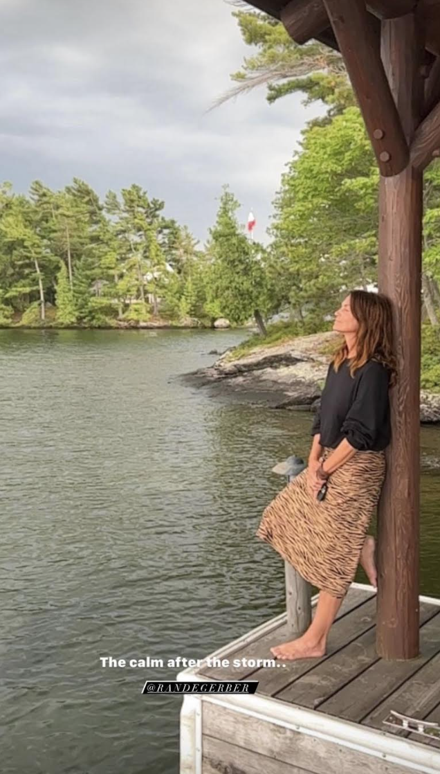 Cindy Crawford is enjoying life at the lake. (Photo via Instagram/cindycrawford)