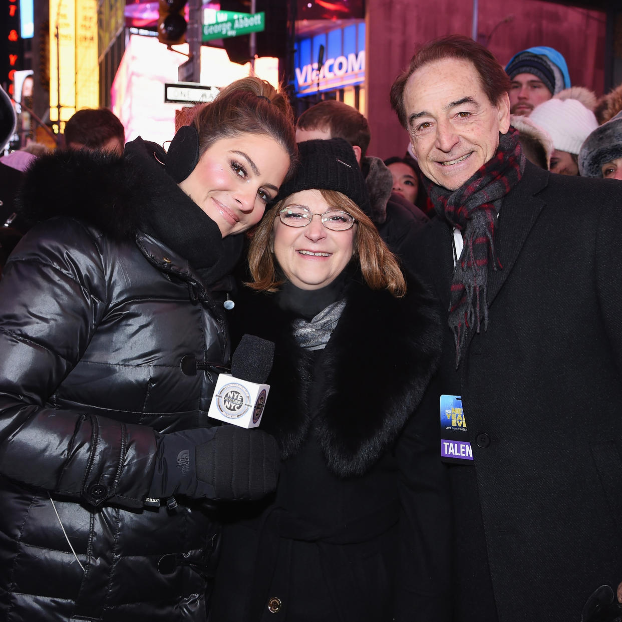 Maria Menounos and Steve Harvey Live from Times Square (Dimitrios Kambouris / Getty Images for MM)