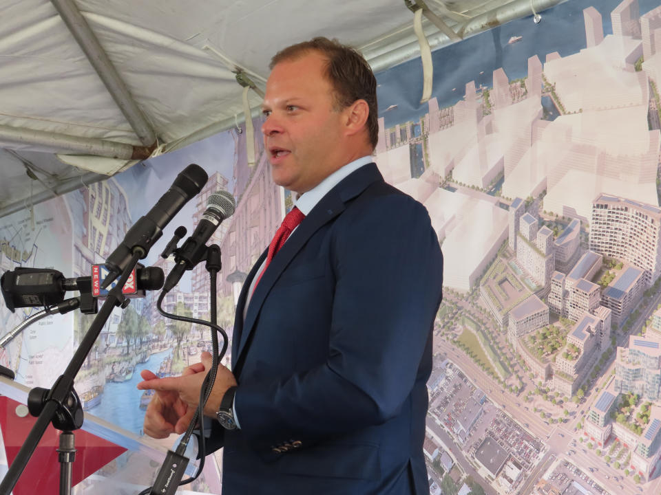 Matthew Pestronk of the Philadelphia development company Post Brothers speaks at a news conference Monday, Nov. 21, 2022, in Atlantic City, N.J, to announce his company is pursuing a joint venture with fellow Philadelphia developer Bart Blatstein's Tower Investments to build a $3 billion housing, retail and office community at the former Bader Field airport site. The proposal is just the latest in a series of plans for the site, and any development must be approved by the state of New Jersey. (AP Photo/Wayne Parry)