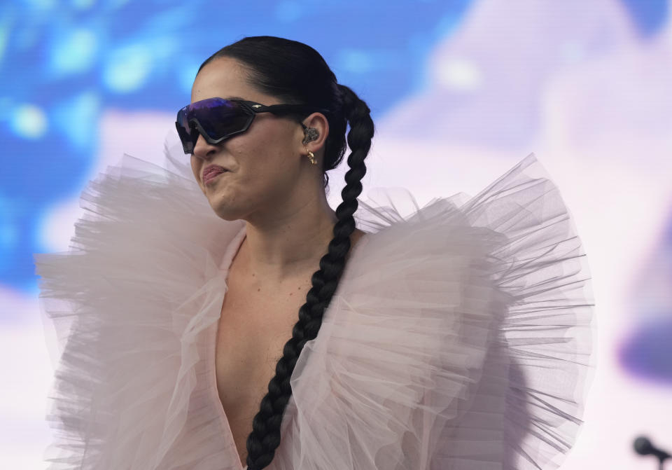 La cantante colombiana Elsa y Elmar durante su presentación en el festival Vive Latino en la Ciudad de México el domingo 19 de marzo de 2023. (Foto AP/Fernando Llano)