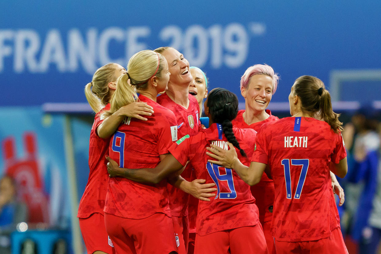 Las jugadoras estadounidenses celebran la victoria 13-0 ante Tailandia (TF-Images/Getty Images)