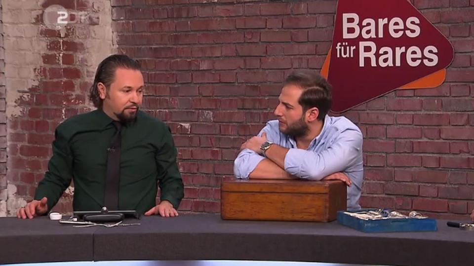 Und sie zahlten, wenn auch nicht ganz so viel. Aber immerhin: "Aus dem Bauch raus beginne ich mal mit 1.500 Euro", übertraf Wolfgang Pauritsch (links) den Wunschpreis bereits um ein Vielfaches.