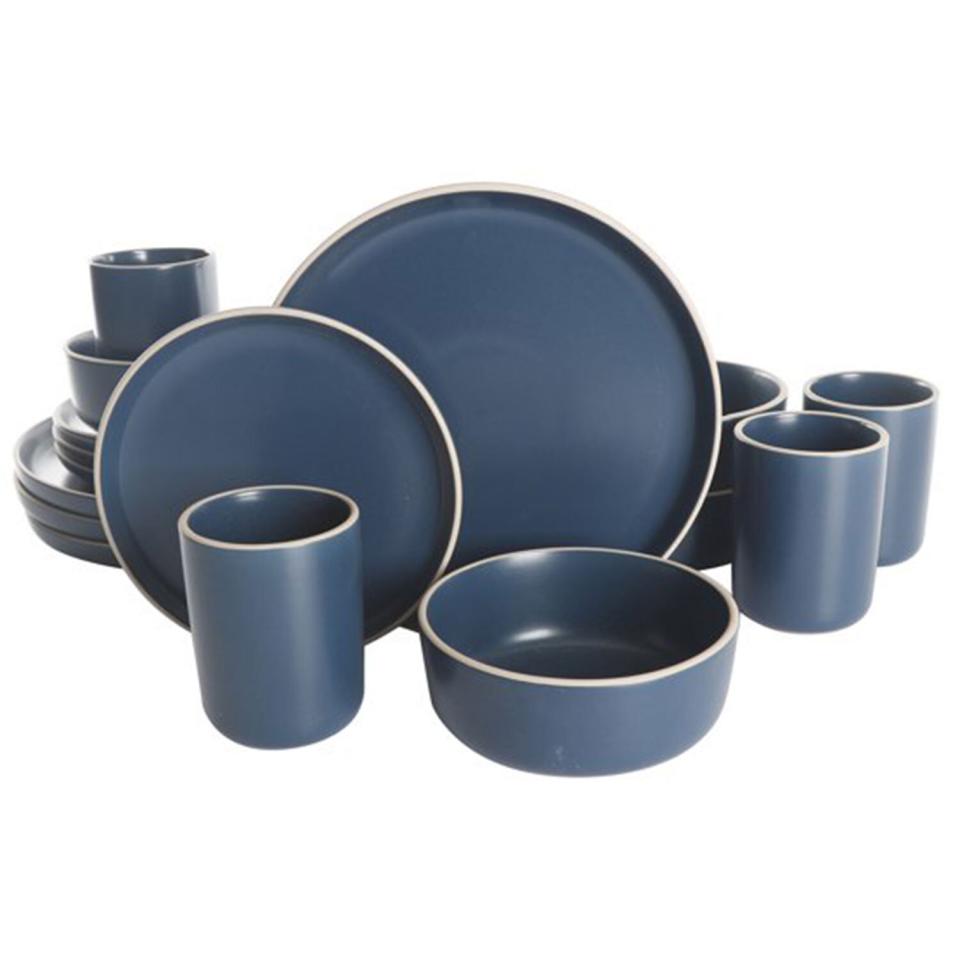 dinnerware set