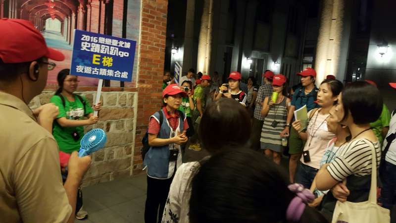 夜遊古蹟讓民眾體驗台大博物館夜間之美及不同風貌，加深對台大校園和博物館群歷史的認識。（資料照，台北市政府提供）