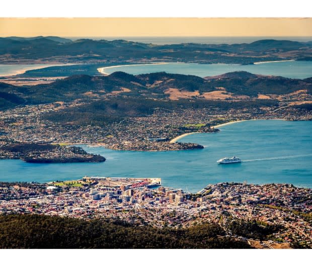 Bird's eye view of the capital Hobart from the crest of neighboring Mt. Wellington.<p>Posnov/Getty Images</p>
