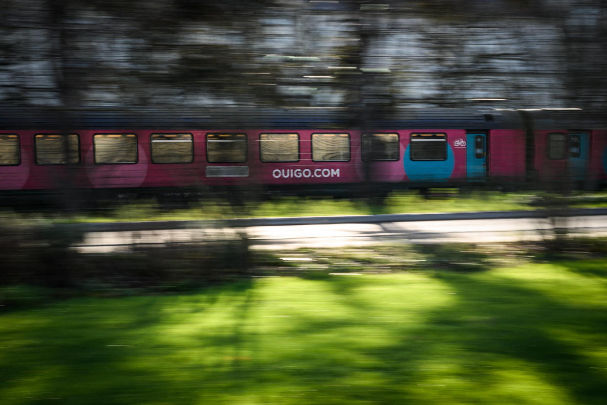 Après le succès des billets à un euros mis en vente pour fêter le premier anniversaire du réseau low cost « Ouigo train classique », la SNCF a remis en vente ce mardi 23 mai 10 000 billets pour des voyages compris entre le 24 mai et le 5 juillet.