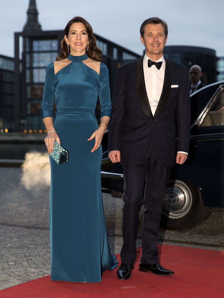 Princess Mary looks great in teal velour Copenhagen event