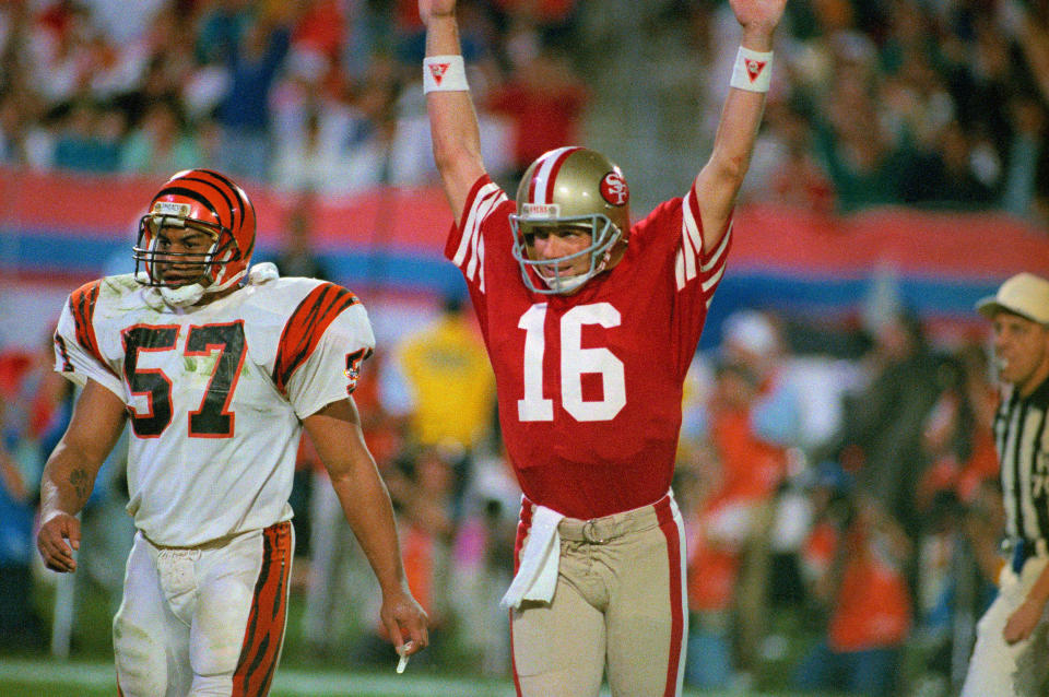 Joe Montana celebrates touchdown pass in 1989 Super Bowl (Bettmann Archive)