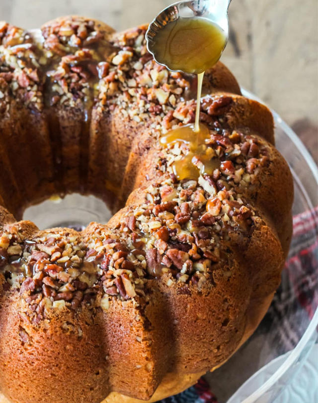 Lemon Bundt Cake - A Pretty Life In The Suburbs