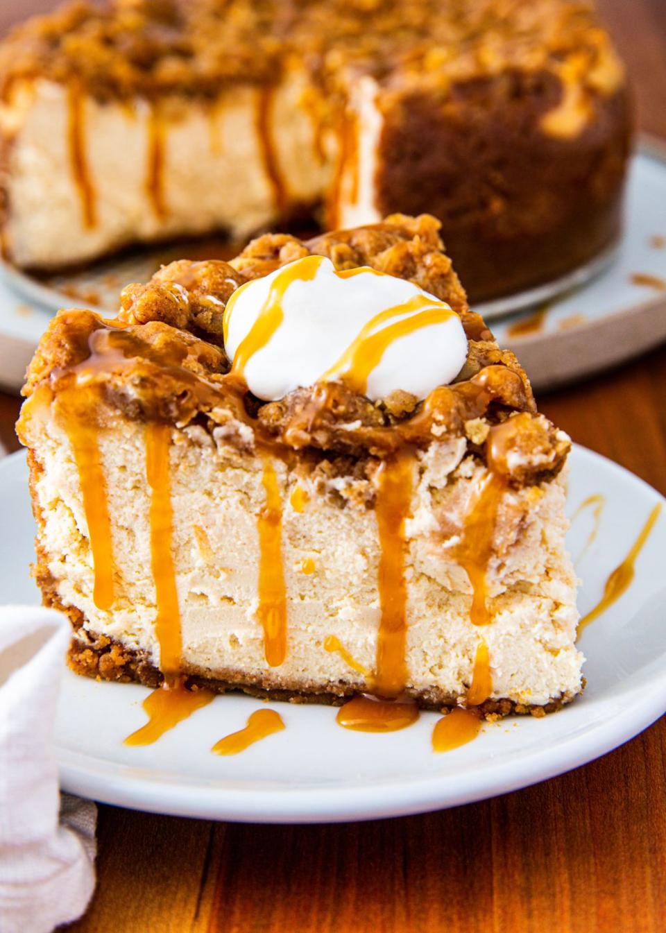 Apple Crisp Cheesecake