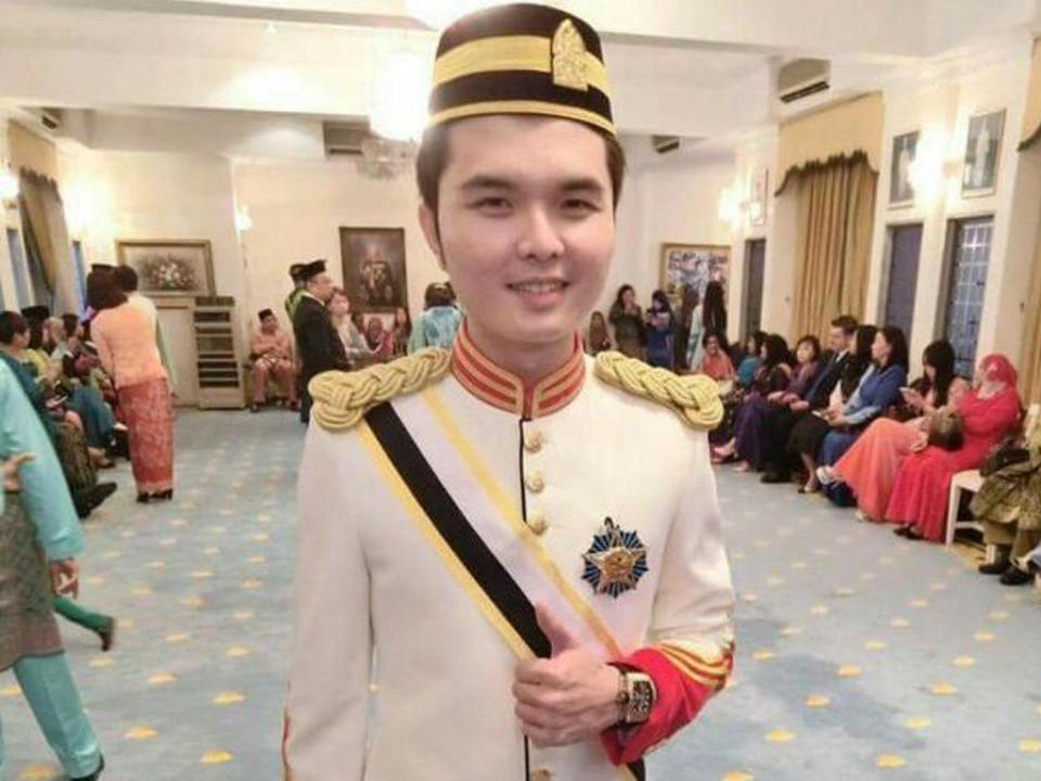 Netizens are angered by the fact that this Malaysian has earned the Datukship title at the age of 19