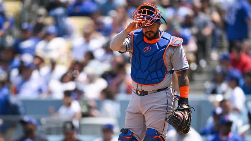 New York Mets catcher Omar Narvaez (2) against the Los Angeles Dodgers during the first inning at Dodger Stadium